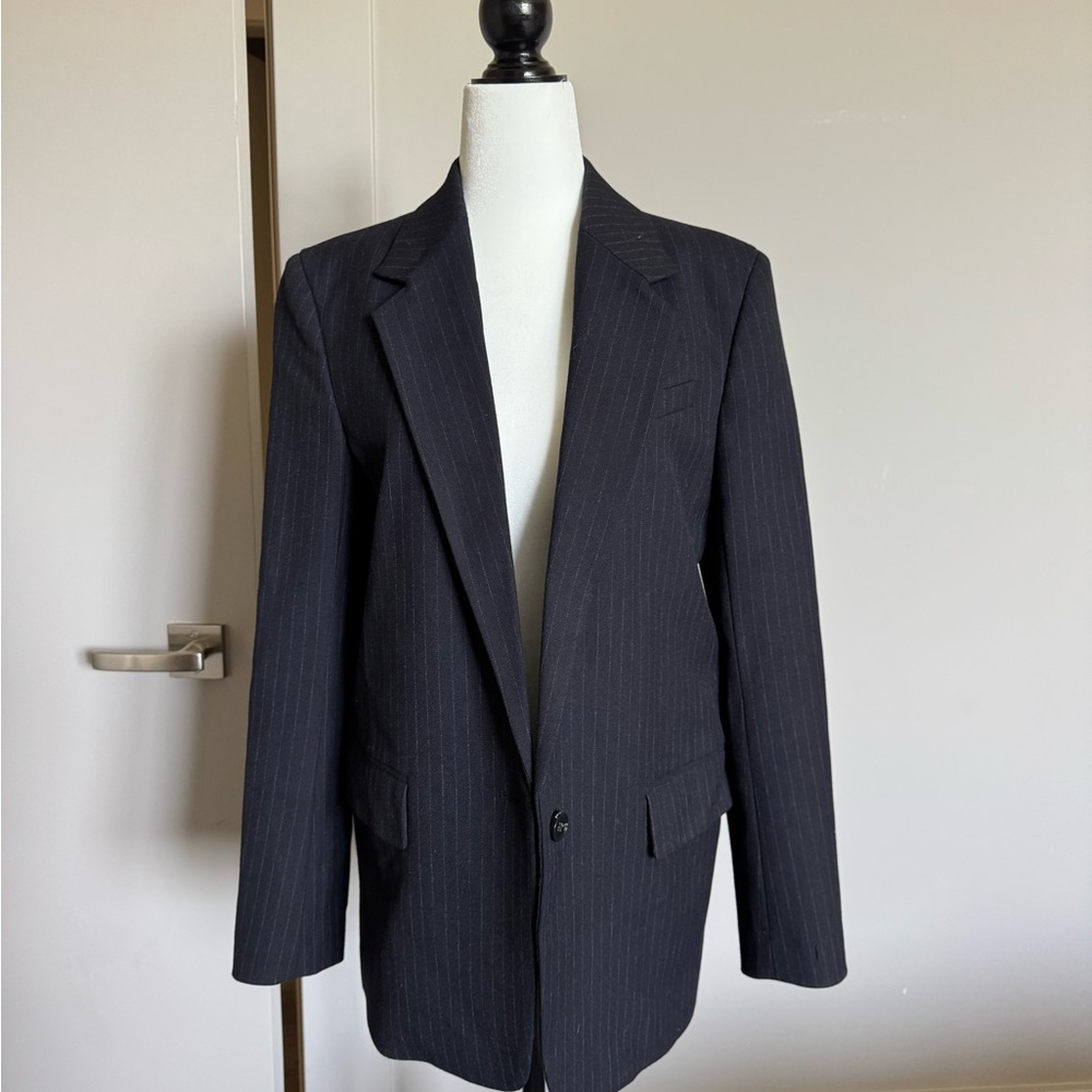 ARITZIA - Wilfred navy Pinstripe Blazer. Size XS, barely used!